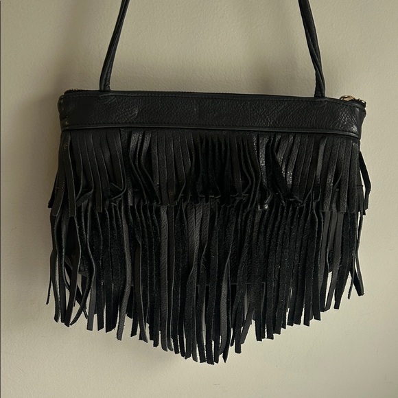 Visually Vintage 2 Black Leather Fringe Crossbody Bag - Picture 4 of 9